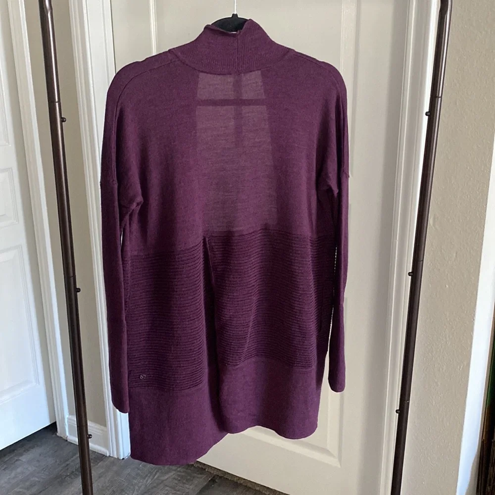 Lululemon Sit In Lotus Wrap II Size 2